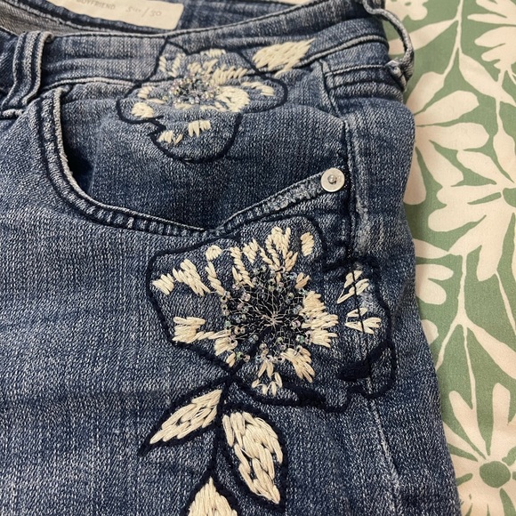 Anthropologie Pilcro embroidered with bead detailing Jean shorts size 30 - Picture 6 of 9